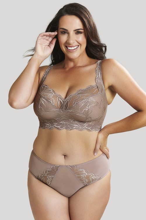 Embrace - Sculptresse - figi 10282 - fawn